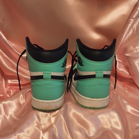 Nike Black and Teal Men's Shoes - Picture 3 of 4